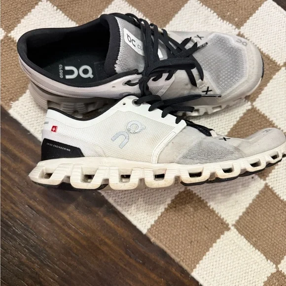 Womens On Cloud X3 size 8.5 - Picture 4 of 5